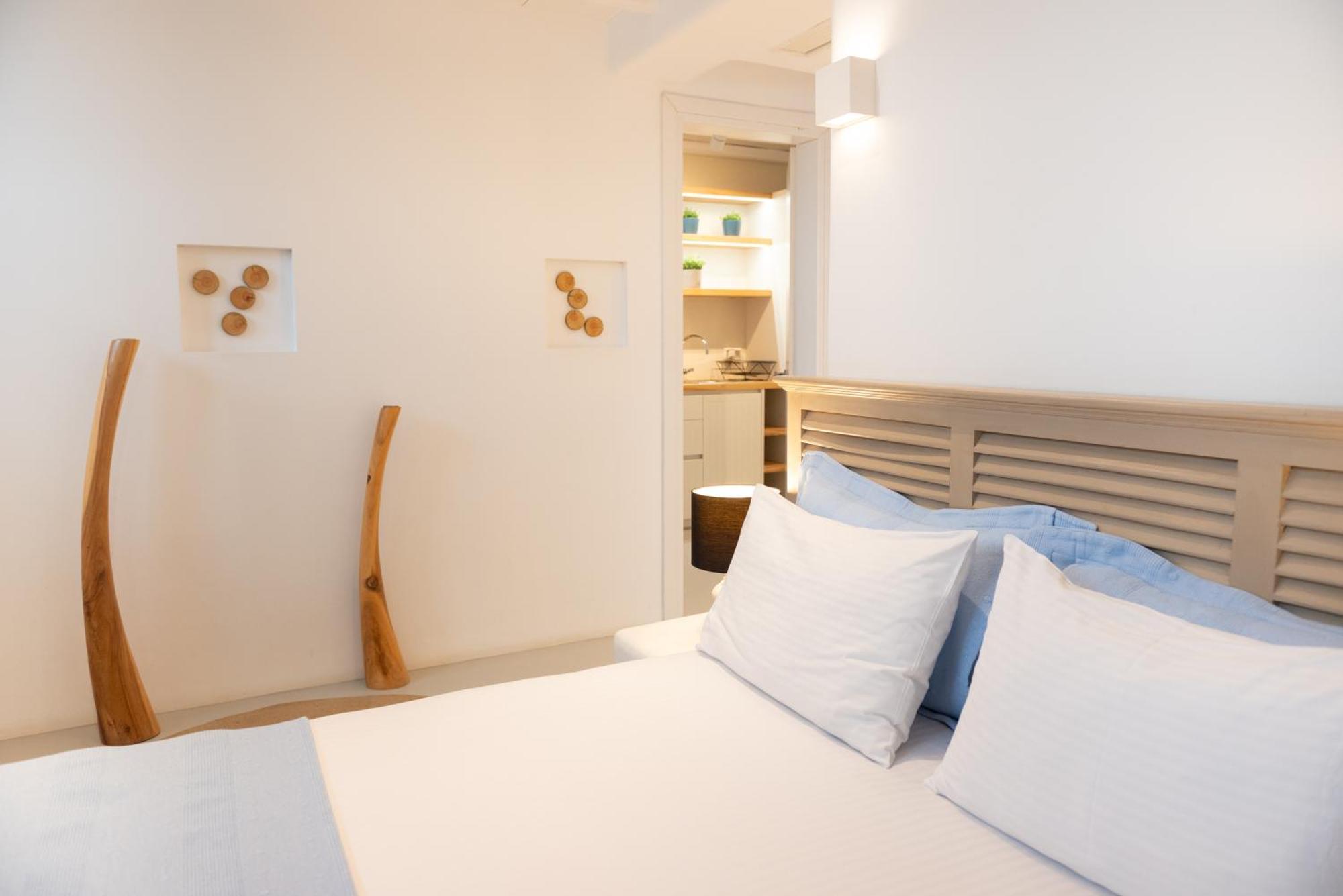 The Summit Of Mykonos Bed & Breakfast 4*